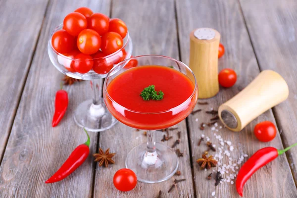 Tomato juice in goblet — Stock Photo, Image