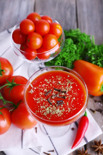 Succo di pomodoro in calice — Foto Stock