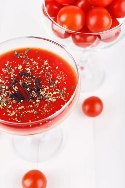 Tomato juice in glass goblet — Stock Photo, Image