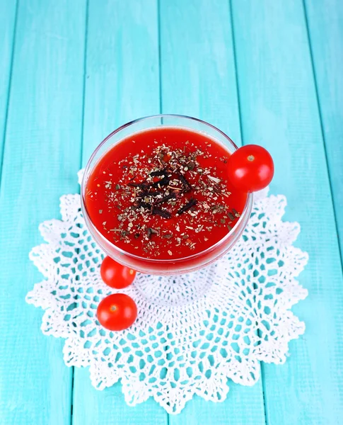 Tomato juice in goblet — Stock Photo, Image