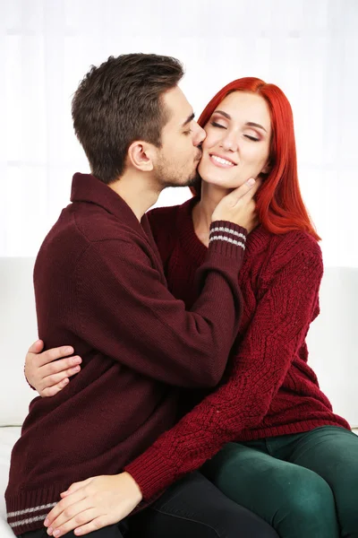 Abrazo de pareja amorosa — Foto de Stock