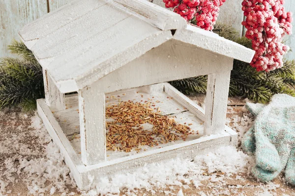 White Handmade birdhouse — Stock Photo, Image