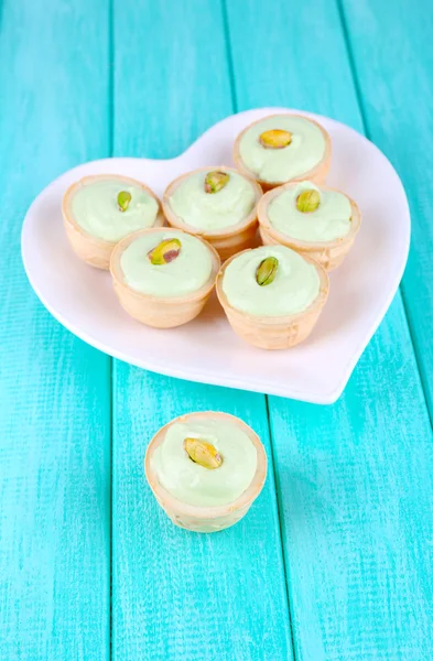 Tartelettes aux légumes verts et sauce — Photo