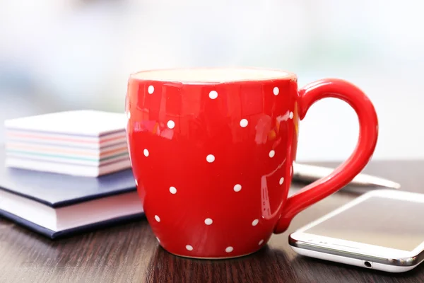 Tasse de thé au bureau — Photo