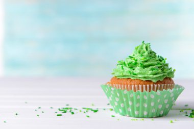 Lezzetli doğum günü kek