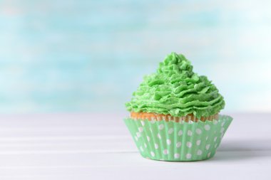 Lezzetli doğum günü kek