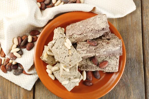 Twee soorten zonnebloem halva — Stockfoto