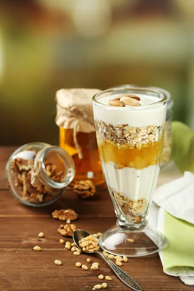 Sabroso postre con copos de avena —  Fotos de Stock