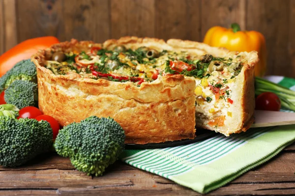 Torta de legumes com brócolis — Fotografia de Stock