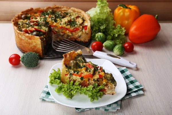 Torta de legumes com brócolis — Fotografia de Stock