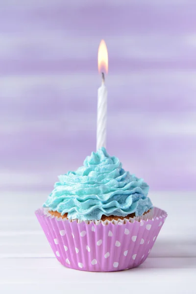 Delicioso aniversário cupcake — Fotografia de Stock