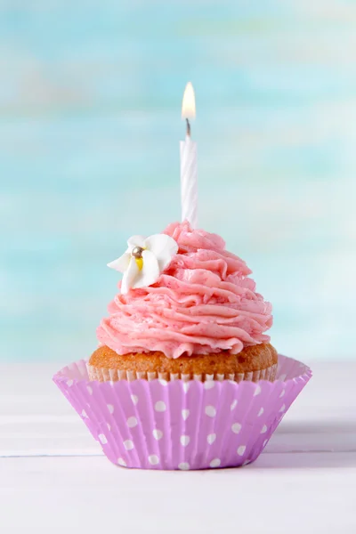 Delizioso cupcake di compleanno — Foto Stock