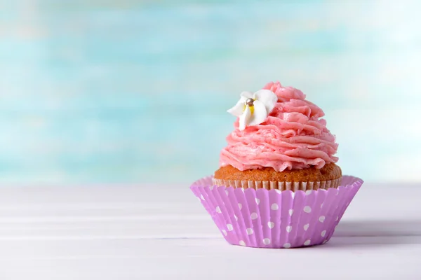 Delizioso cupcake di compleanno — Foto Stock