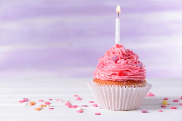 Delicioso aniversário cupcake — Fotografia de Stock