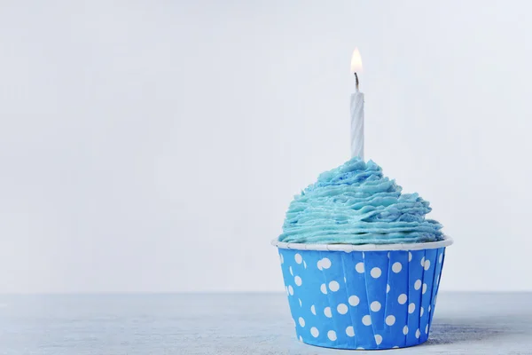Delicioso aniversário cupcake — Fotografia de Stock