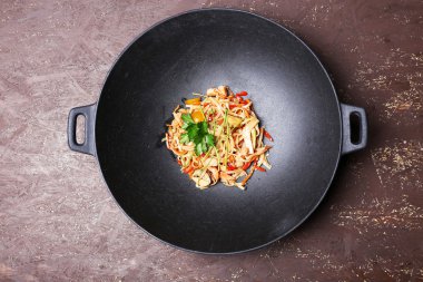 sebzeli Çin eriştesi