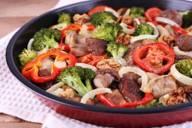 Kızarmış yabani mantar