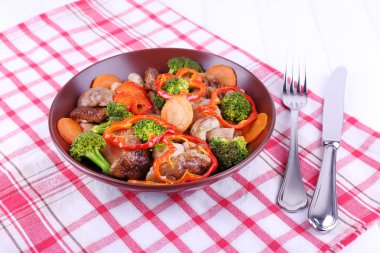 Kızarmış yabani mantar