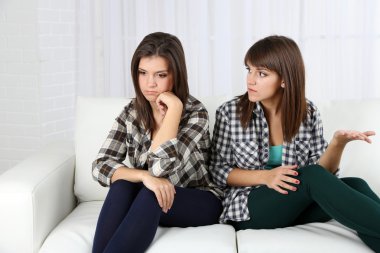 Güzel kızlar İkizler kavga