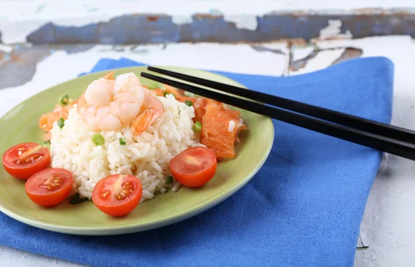 Arroz cozido e camarões — Fotografia de Stock