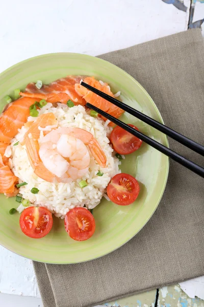 Arroz hervido y gambas —  Fotos de Stock