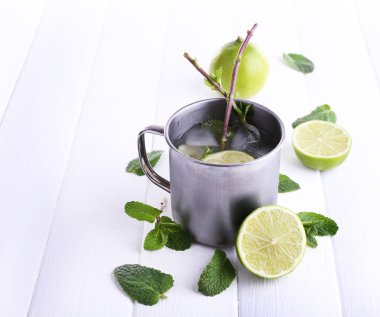 Metal Kupası'nda limonata