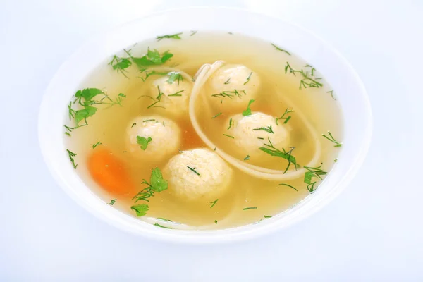 Sopa con albóndigas y fideos — Foto de Stock