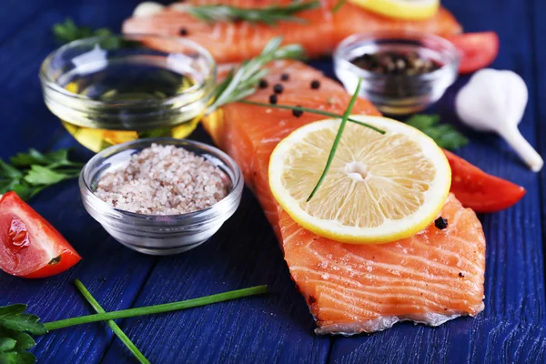 Fresh salmon with spices — Stock Photo, Image