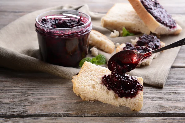 Delicious black currant jam — Stock Photo, Image