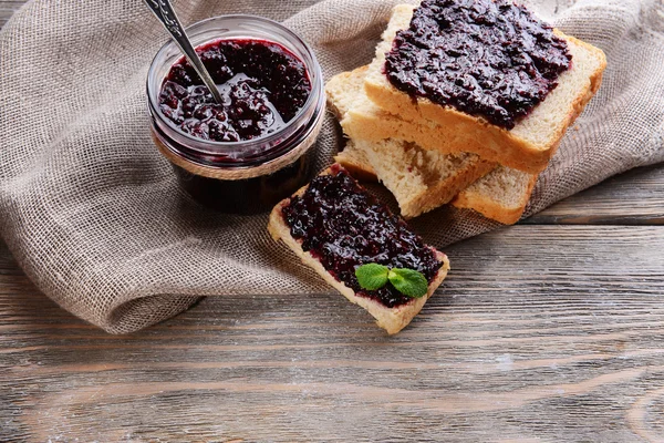Delicious black currant jam — Stock Photo, Image