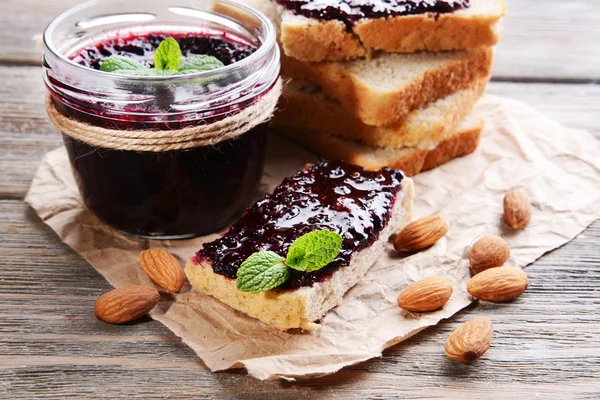 Delicious black currant jam — Stock Photo, Image