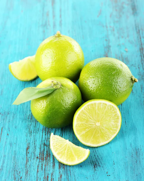 Frische saftige Limetten — Stockfoto