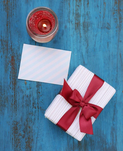 Gift box with card — Stock Photo, Image