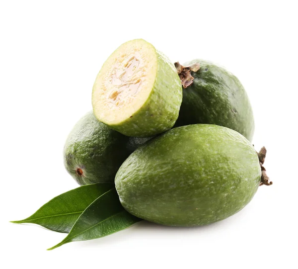 Feijoa aislado en blanco — Foto de Stock