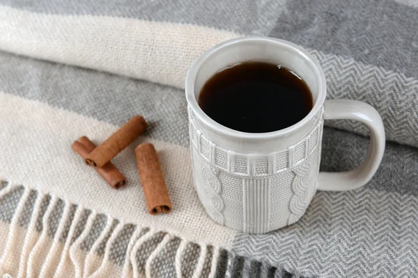 Tasse Tee auf dem Tisch — Stockfoto