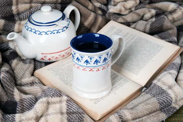 Cup of tea with book — Stock Photo, Image