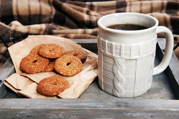 Tasse Tee mit Keksen — Stockfoto