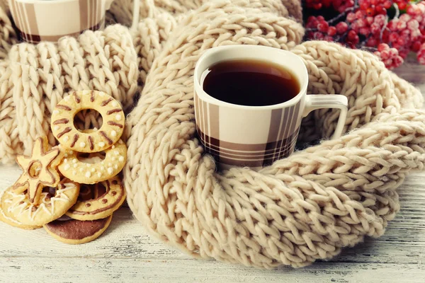 Cups of tea with cookies — Stock Photo, Image