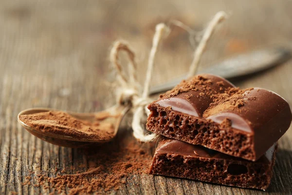 Smakelijke poreuze chocolade — Stockfoto