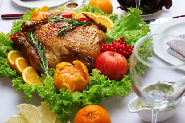 Baked chicken for festive dinner — Stock Photo, Image