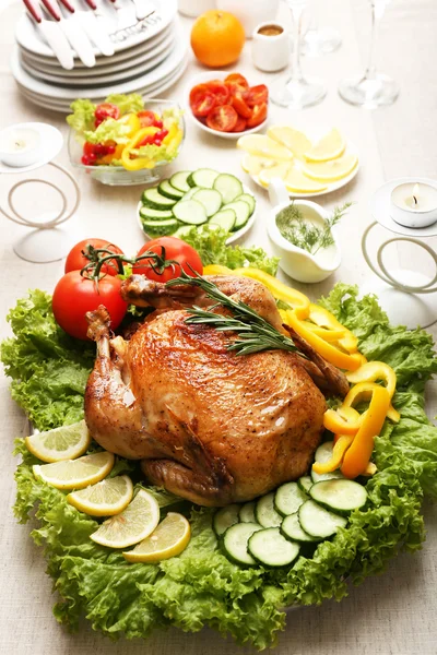 Pollo al horno para la cena festiva — Foto de Stock