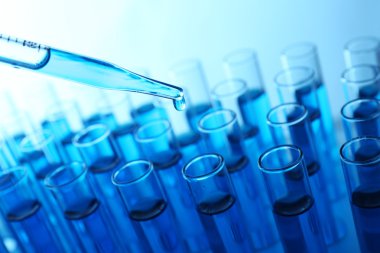 Pipet mavi akışkan ekleme