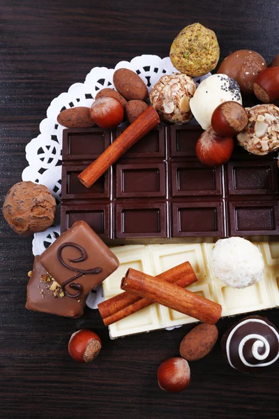 Bars of white and bitter chocolates — Stock Photo, Image