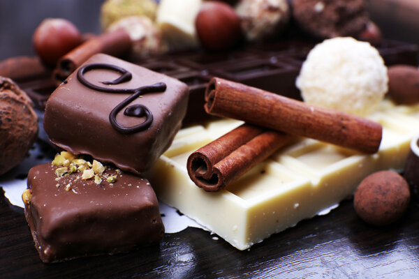 Bars of white and bitter chocolates