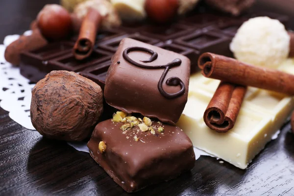 Bars of white and bitter chocolates — Stock Photo, Image