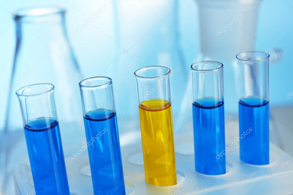 пробирка с газоотводной трубкой рисунок и назначение. обесцвечивание зеленки опыт. опыт сульфат меди и гидроксид натрия. как правильно вставлять трубочку в сок. опыт с нагреванием воды.