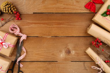 El yapımı hediyeler ile Noel kompozisyon
