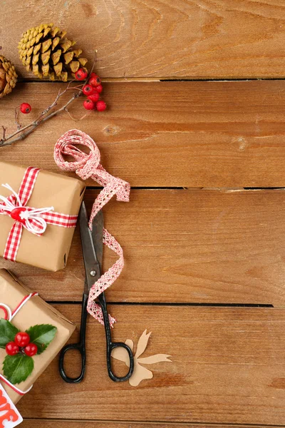 El yapımı hediyeler ile Noel kompozisyon