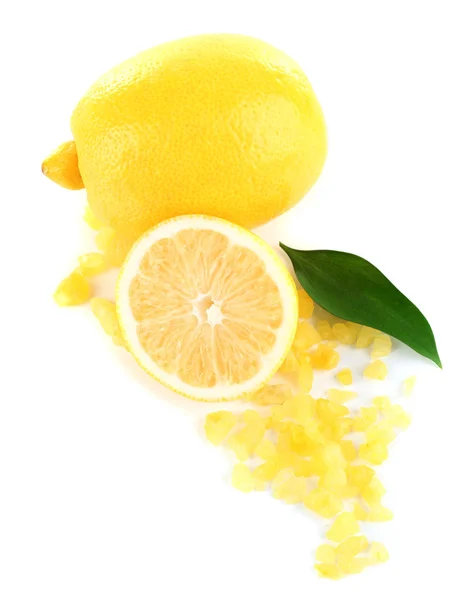 Limão com sal de banho isolado sobre branco — Fotografia de Stock
