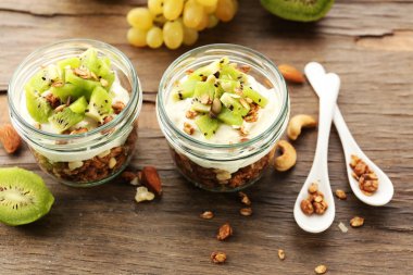 Sağlıklı katmanlı tatlı